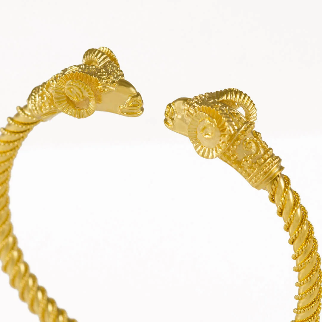 Buy Ram Dotted Pattern Silicon Belt Men's Gold Bracelet Online - Brantashop